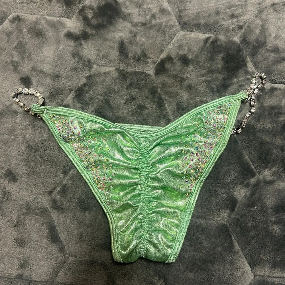 Angel competition bikini - Picture 2 of 7